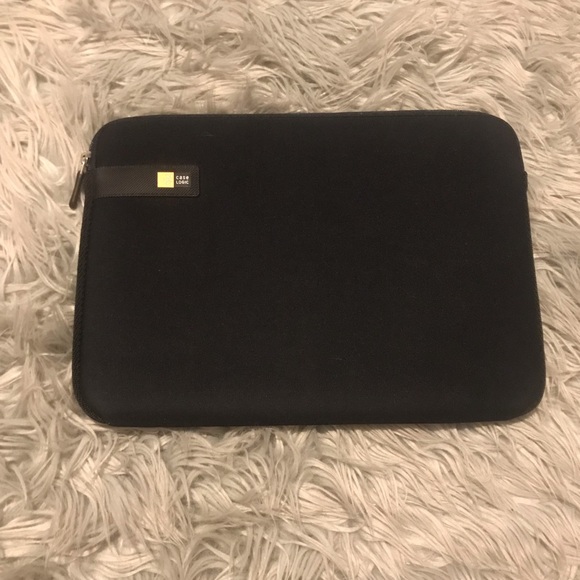 Black case logic laptop sleeve - Picture 1 of 6